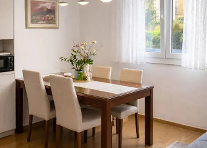 Znjan Park And Apartman *