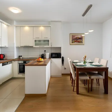 Znjan Park And Apartamento Split