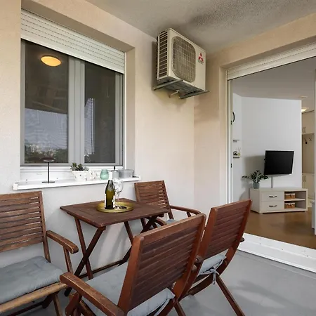 Znjan Park And Apartamento Split